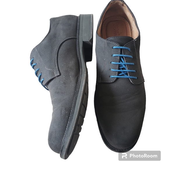 Men's Shoes - Picture 3 of 7